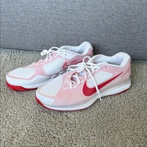 🚨Nike Air Zoom Vapor Pro HC Men’s Tennis Shoe - BRAND NEW - Men’s Size 9🚨